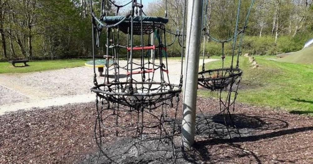 Vandals torch children’s playground in Oldham that had been closed to stop COVID-19 spread - manchestereveningnews.co.uk - county Oldham