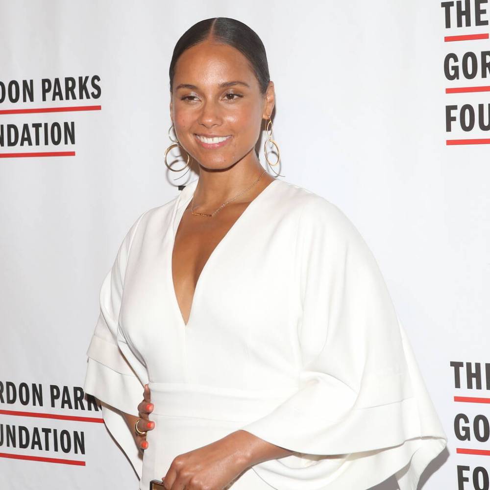 Alicia Keys debuts new track Good Job for CNN’s Heroes campaign - peoplemagazine.co.za