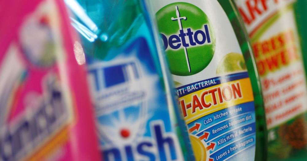 Donald Trump - Zoflora and Dettol issue urgent coronavirus disinfectant warning to shoppers - mirror.co.uk - Usa