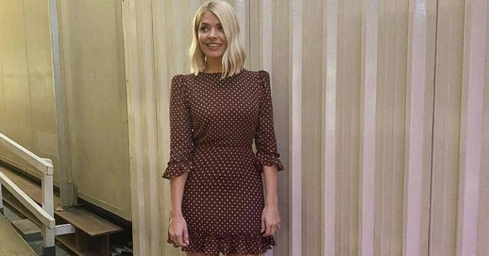 Holly Willoughby - Holly Willoughby's bizarre yet genius hack she swears by to style elegant outfits - mirror.co.uk - Britain