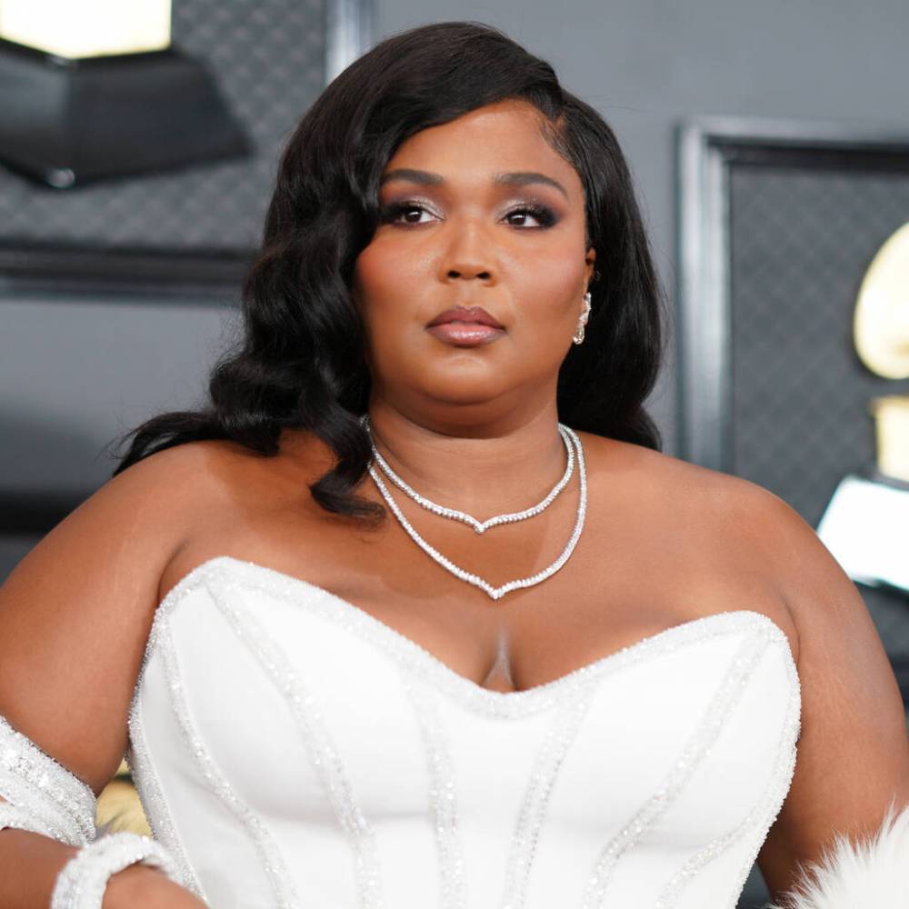 Lizzo was ‘addicted’ to wearing make-up every day - peoplemagazine.co.za - Brazil