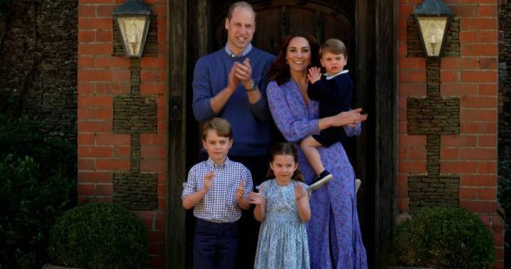 Stephen Fry - Kate Middleton - prince Louis - Prince William, Kate Middleton and kids clap for health-care workers during coronavirus pandemic - globalnews.ca - Britain - France - Charlotte - county Prince George - city Cambridge - county Prince William