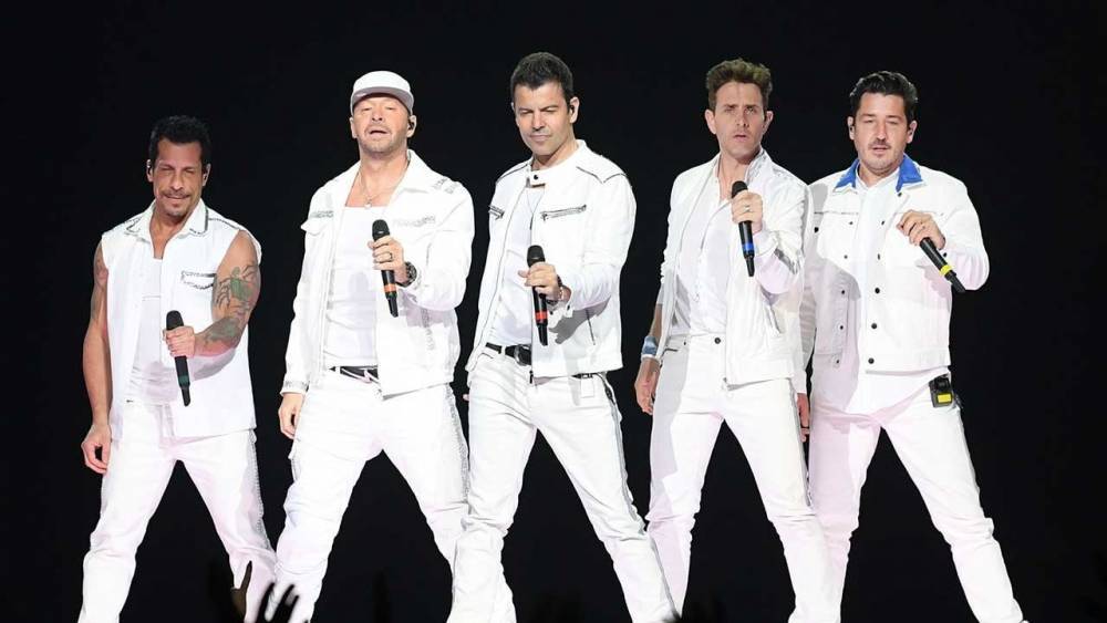 Donnie Wahlberg - How New Kids on the Block Got Carrie Underwood and More Stars in Their 'House Party' Music Video (Exclusive) - etonline.com - Jordan