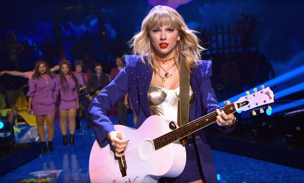 Taylor Swift’s ‘Shake It Off’ Gets Another Music Video Made By Teachers For Their Quarantined Students - etcanada.com - state New Jersey