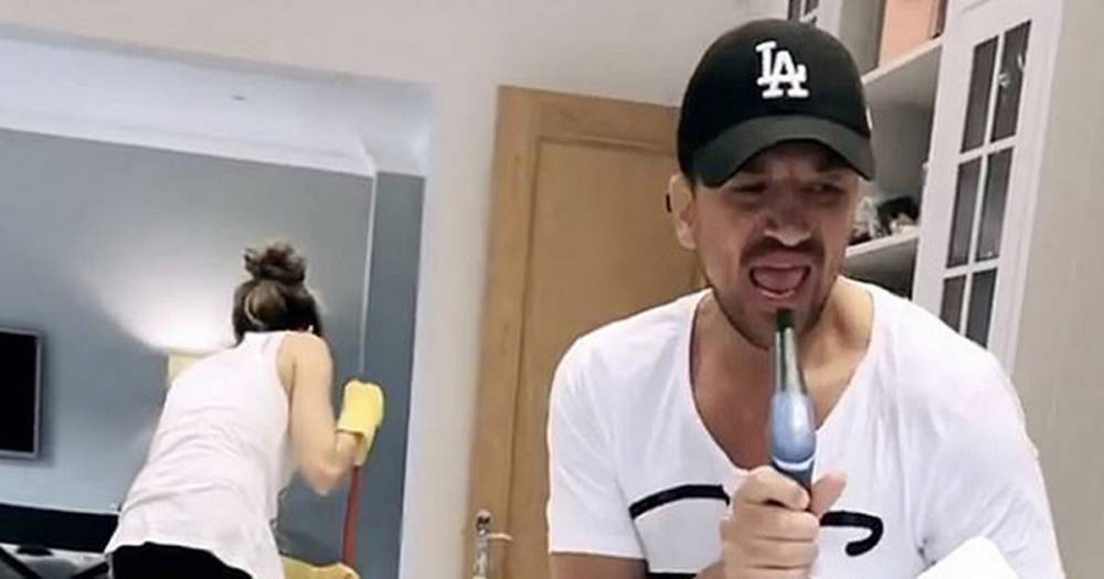 Katie Price - Peter Andre - Bob Marley - Emily Andre - Peter Andre and wife Emily show their fun side as they perform cleaning dance routine - mirror.co.uk