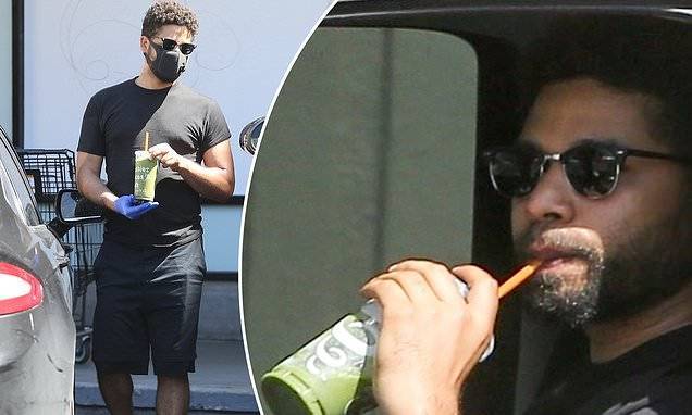 Jussie Smollett makes smoothie run in LA during quarantine after lawsuit against Chicago thrown out - dailymail.co.uk - Los Angeles - city Chicago - city Hollywood