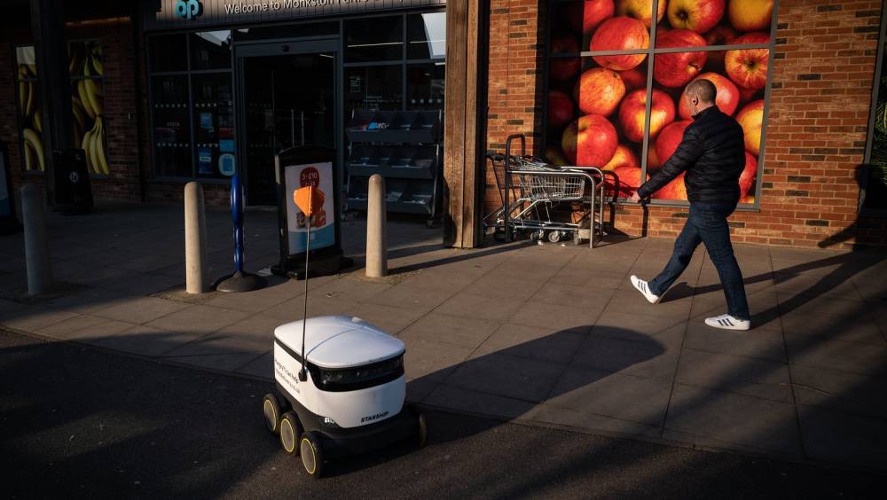 Milton Keynes - UK robots delivering the goods in Milton Keynes - rte.ie - Britain - city Milton