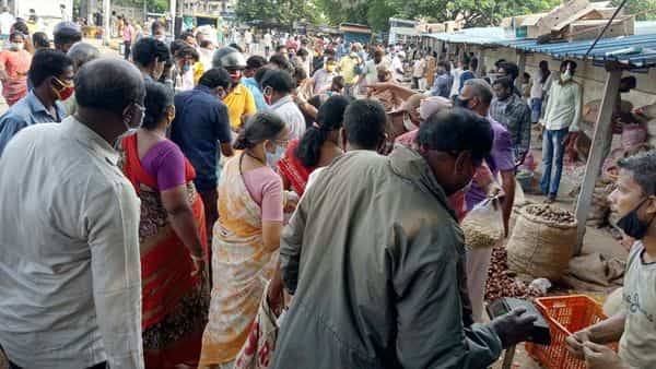 Ahead of complete lockdown in 5 major cities, Tamil Nadu witnesses panic buying - livemint.com - city Chennai