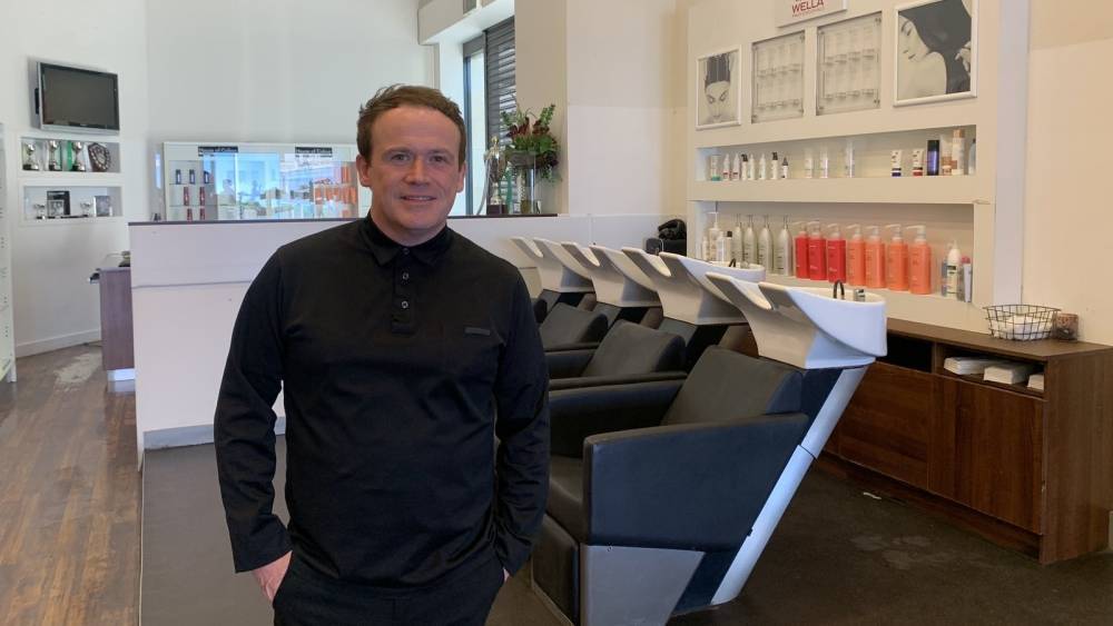 Hairdressers say they need govt guidance on re-opening - rte.ie - Ireland
