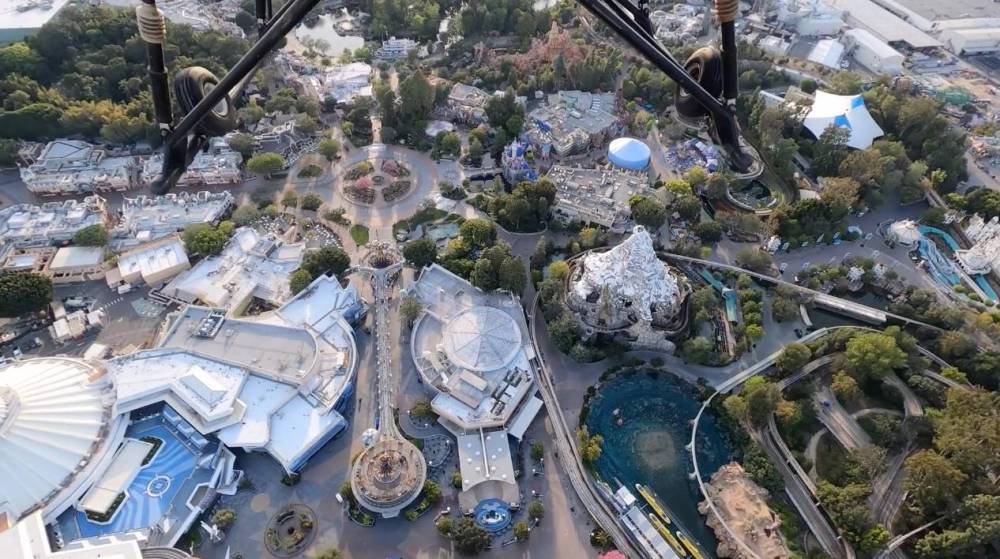 Helicopter pilot shares breathtaking view of Disneyland Resort during coronavirus closure - clickorlando.com - state California - city Anaheim
