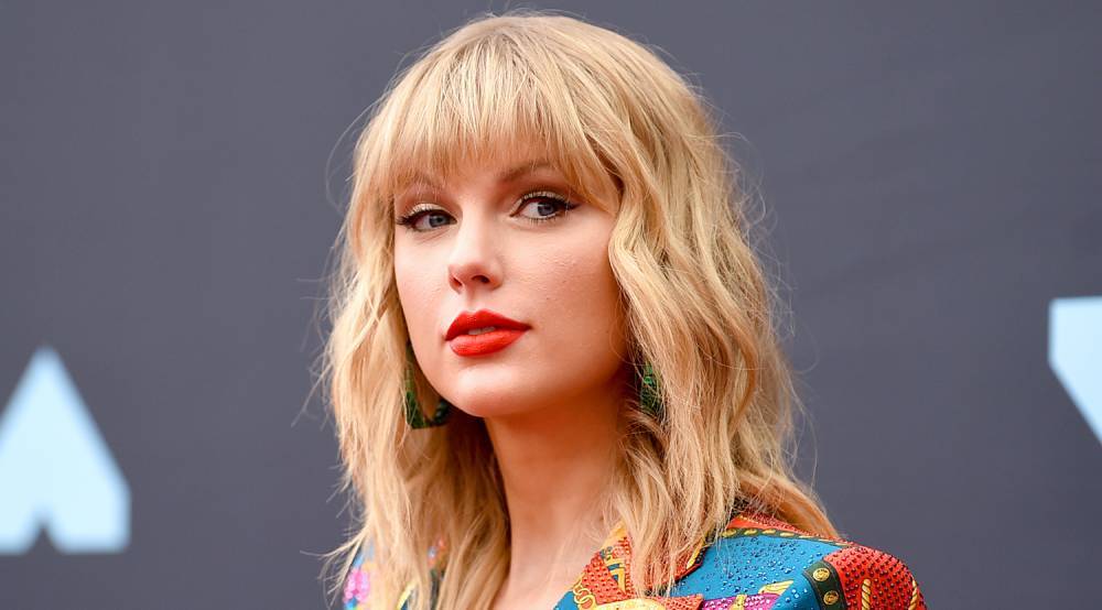 Taylor Swift Reveals What She's Up to While Quarantining - justjared.com