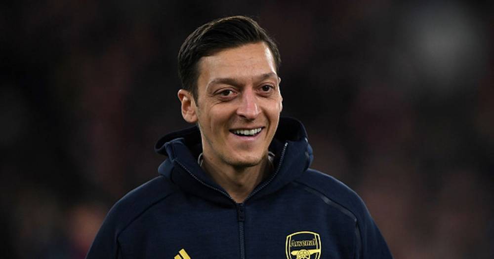 Emmanuel Petit - Mesut Ozil told to stand with Arsenal team-mates by club legend Emmanuel Petit - dailystar.co.uk - Germany