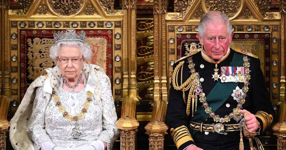 Royal experts lift lid on Queen 'to make Prince Charles King next year in 2021' - dailystar.co.uk - Britain - county King