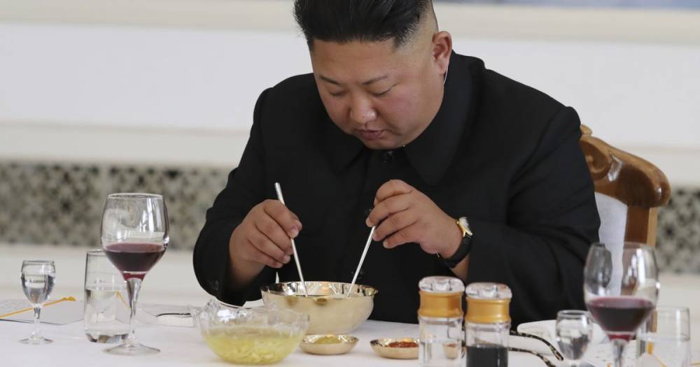 Dominic Raab - Kim Jong - Qing Feng - Kim Jong-un health woes 'down to chain smoking, drinking booze and rich food' - dailystar.co.uk - China - Japan - Britain - Hong Kong - North Korea