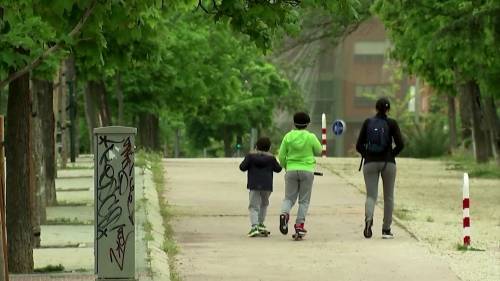 Coronavirus outbreak: Spain’s kids get outside after six-week lockdown - globalnews.ca - Spain
