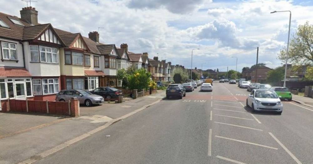 Ilford stabbing: Baby girl and boy, 3, 'murdered' as man, 40, rushed to hospital - mirror.co.uk - Britain
