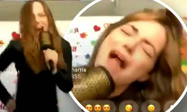 Emma Stone - Emma Stone lip syncs You're The One That I Want from Grease on charity stream - dailymail.co.uk