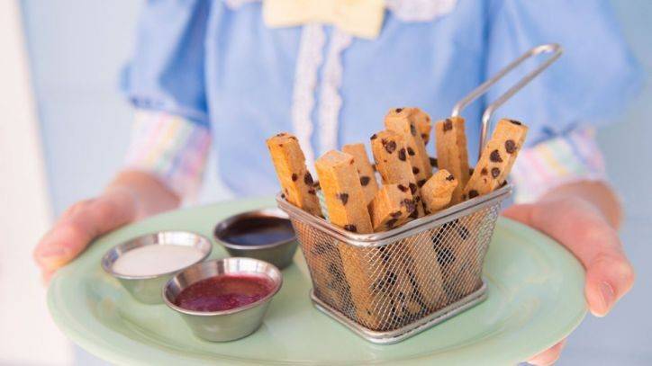 Disney World releases plant-based cookie fries recipe from Beaches & Cream Soda Shop during closure - fox29.com - Los Angeles
