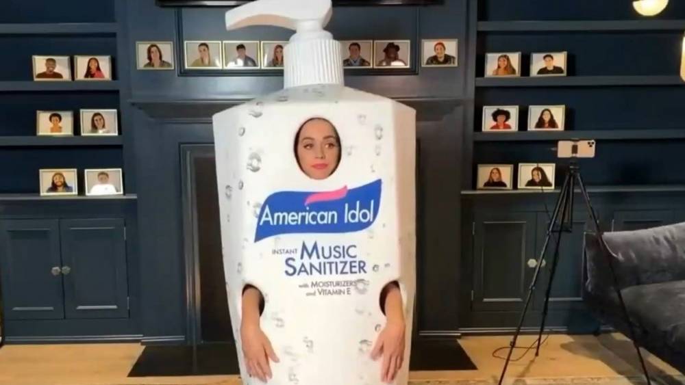 Luke Bryan - Katy Perry - Lionel Richie - Ryan Seacrest - 'American Idol': Katy Perry Wears Giant Hand Sanitizer Costume as Top 20 Perform From Home - etonline.com - Usa - county Hand - city Sanitizer, county Hand