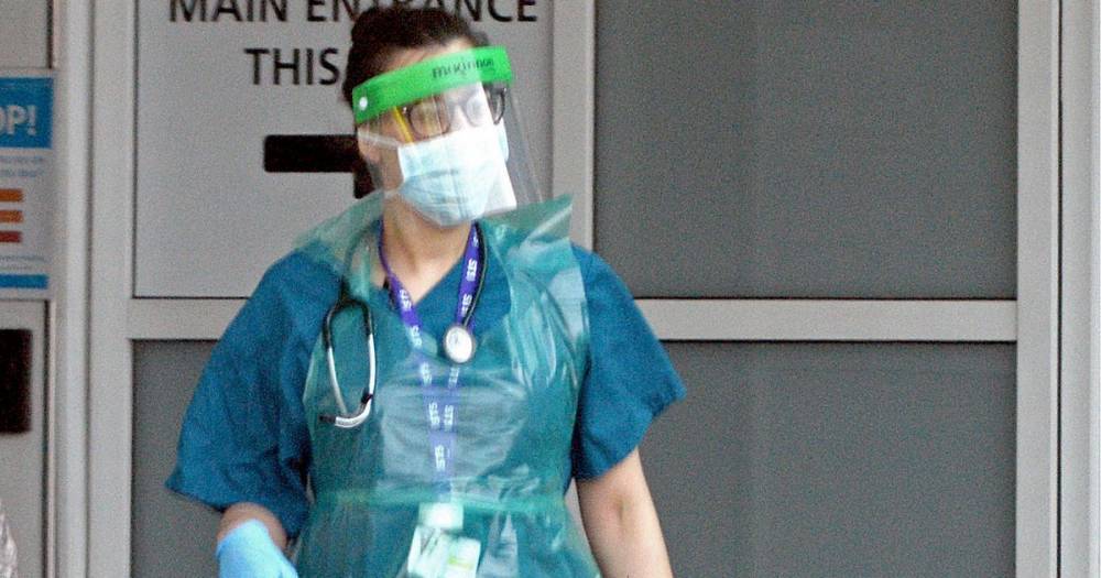 Coronavirus: Doctors without PPE face 'awful dilemma' of whether to resuscitate patients - mirror.co.uk - Britain