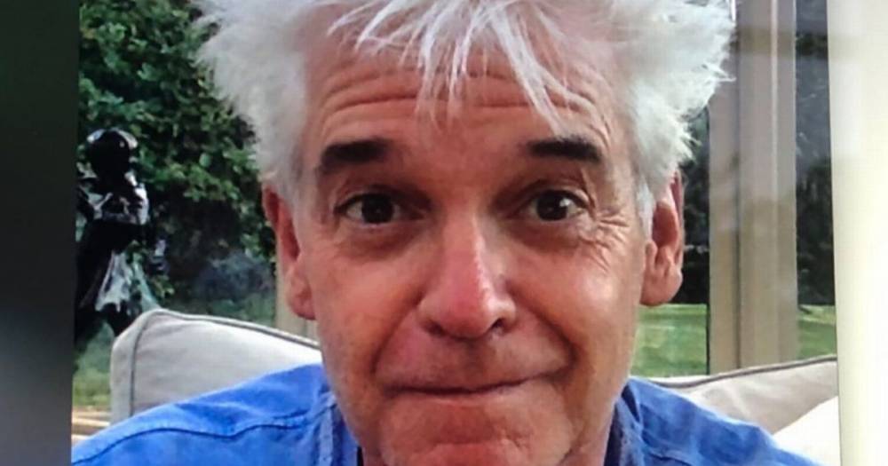 Phillip Schofield - Phillip Schofield shares snap of his unkempt hair as he moves into new bachelor pad - mirror.co.uk