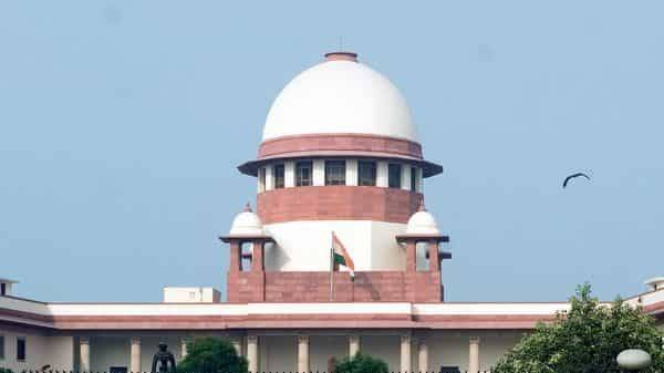 SC issues notice on plea for refund on air tickets cancelled due to lockdown - livemint.com - city New Delhi