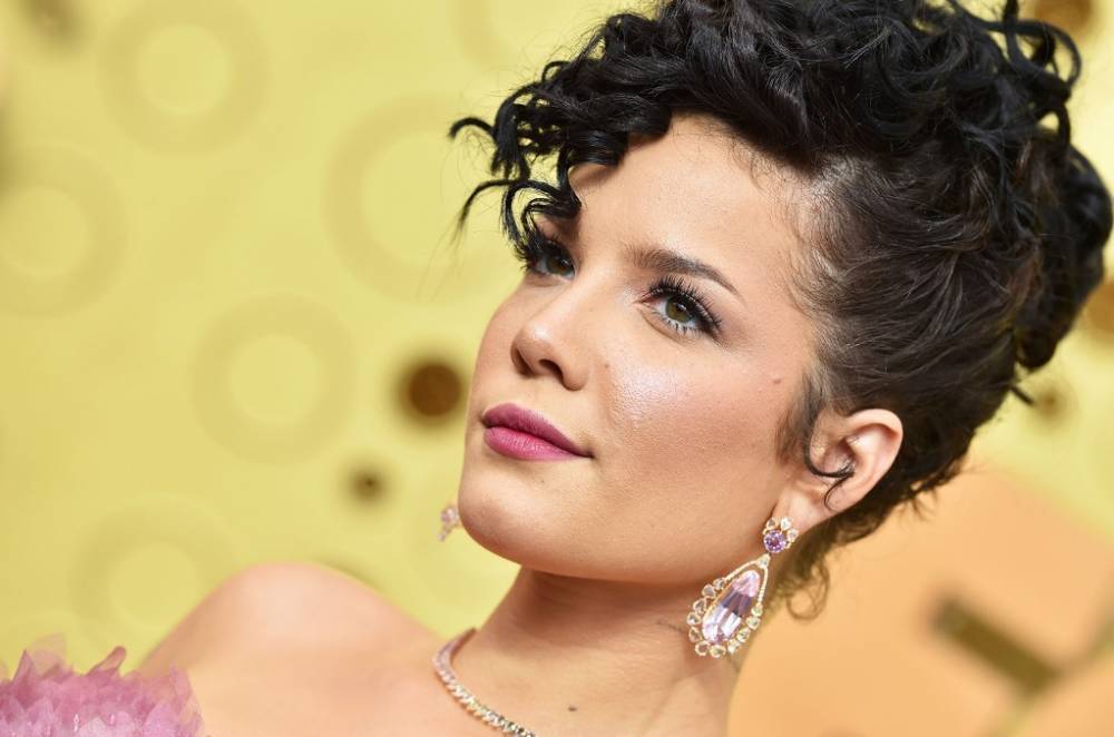Halsey Shows Off Her Quarantine Curls in Sunny New Selfie - billboard.com - state New Jersey - Jersey