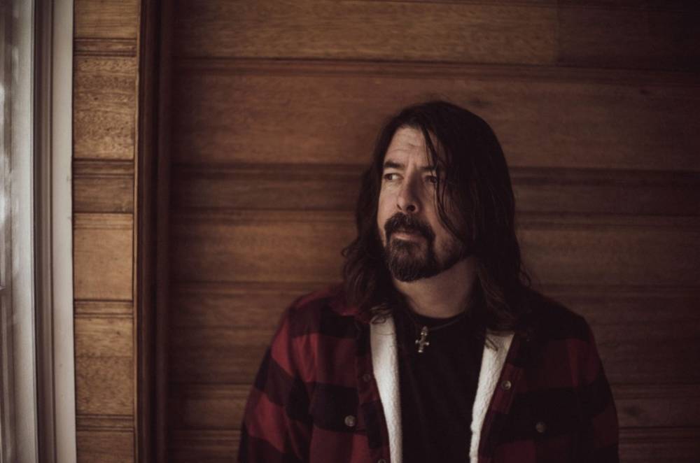 Dave Grohl - Dave Grohl Recalls Shocking Email From David Bowie in Upcoming Short Story: Exclusive - billboard.com - county Bowie