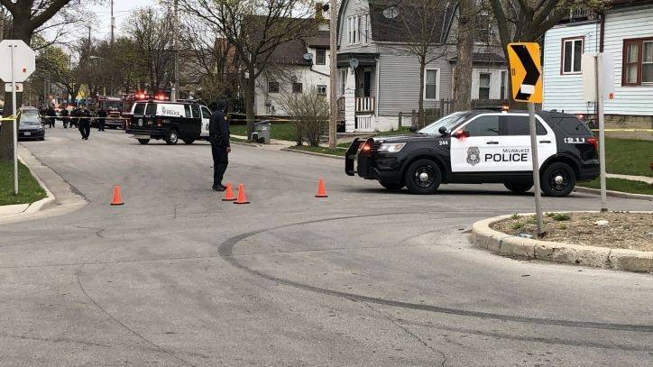 ‘Very tragic event’: 5 found dead in Milwaukee home after man calls police and says family is dead - fox29.com - state Wisconsin - Milwaukee, state Wisconsin