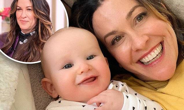 Alanis Morissette - Alanis Morissette, 45, reveals she's going through early stages of menopause while breastfeeding - dailymail.co.uk