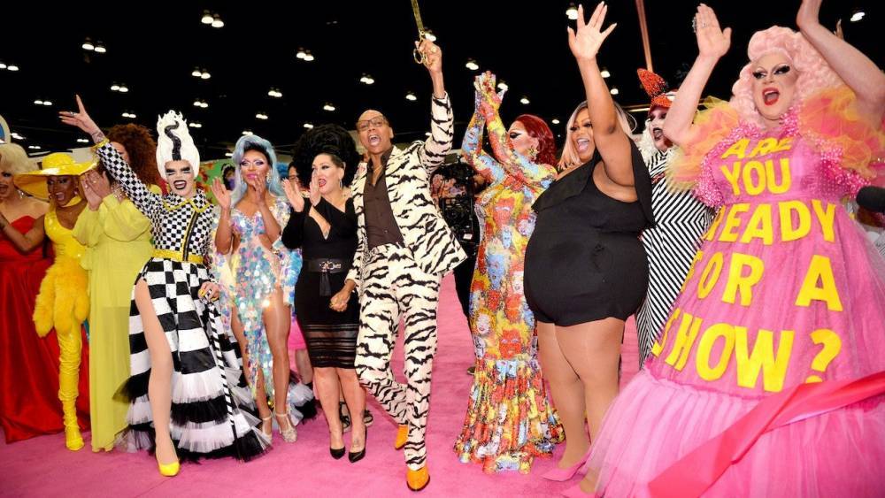 RuPaul's DragCon Is Going Digital: Here's How to Watch This Weekend's Virtual Convention - etonline.com - state Alaska