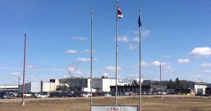 Online petition calls for temporary shutdown of JBS meat plant in Brooks, Alberta - globalnews.ca - city Alberta - county Brooks