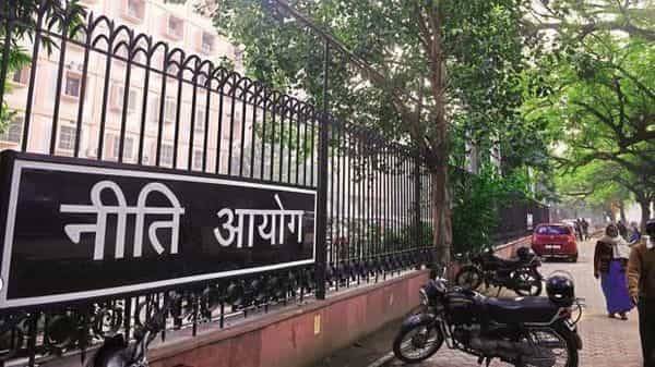 NITI Aayog's building sealed after employee tests positive for COVID-19 - livemint.com