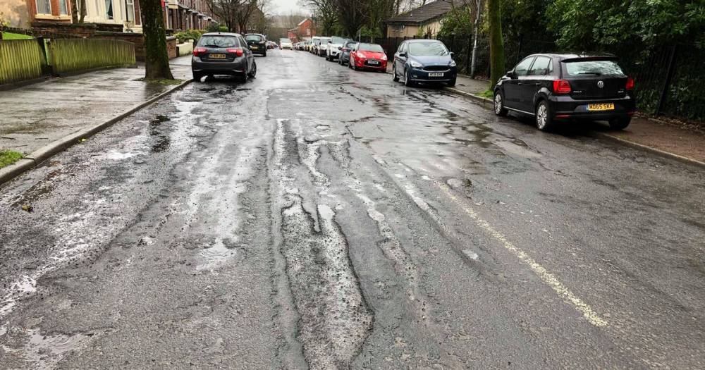 A £12m project to fix Bolton's worst potholes pressing on despite coronavirus lockdown - manchestereveningnews.co.uk