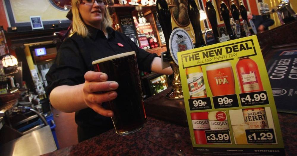 Pubs could limit drinkers to three pints a day under lockdown exit plan - mirror.co.uk - Britain