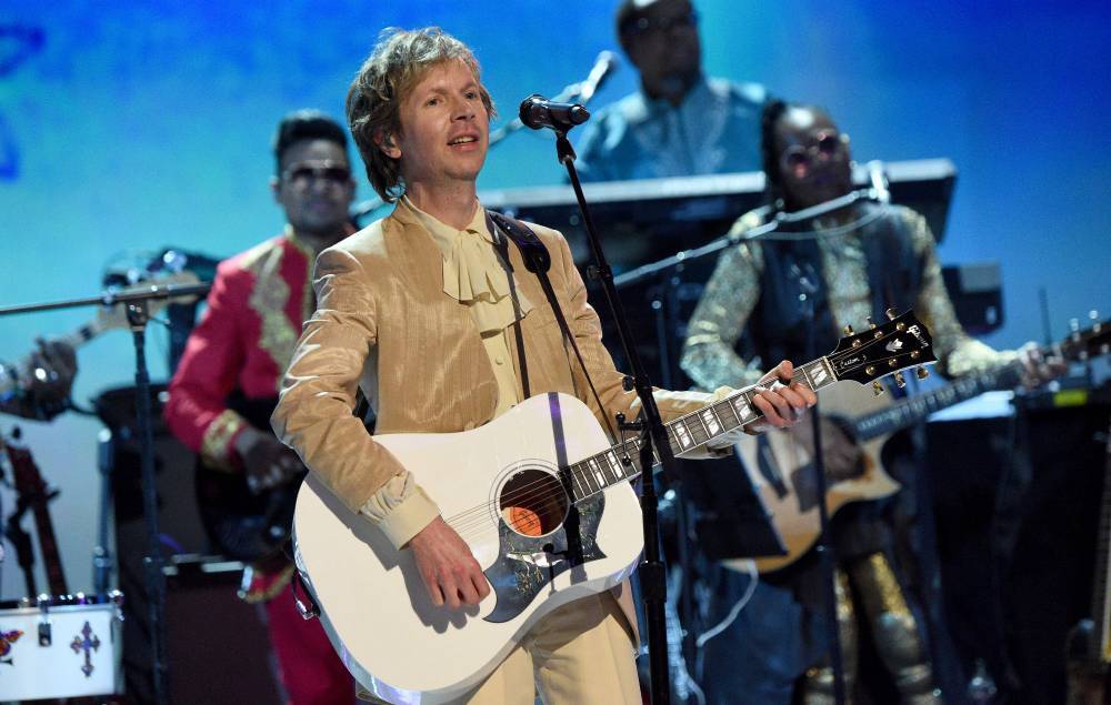 Watch Beck cover Chris Bell’s ‘I Am The Cosmos’ while in self-isolation - nme.com