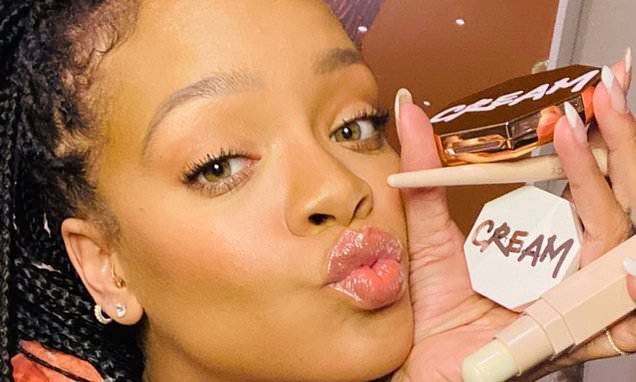 Rihanna blows a kiss in Instagram selfie as she promotes new Fenty Beauty products - dailymail.co.uk