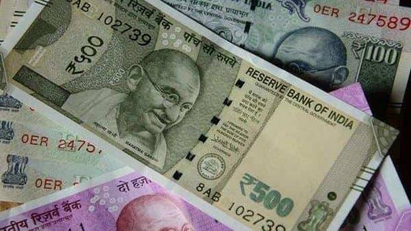 Abhishek Goenka - Rupee rises to about one-month high against the US dollar - livemint.com - Usa