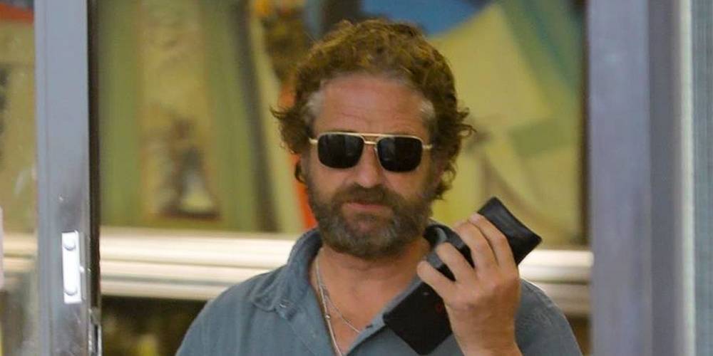 Morgan Brown - Gerard Butler Makes a Liquor Store Stop During an Afternoon Outing in LA - justjared.com - Los Angeles - city Malibu
