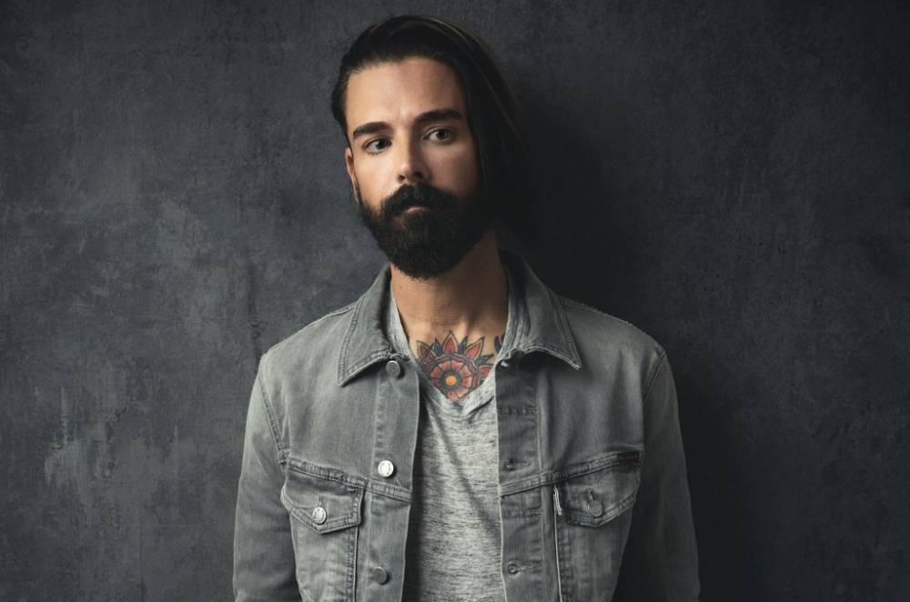Adam Schlesinger - Chris Carrabba - Dashboard Confessional Regrets Not Inviting Adam Schlesinger to NYC Show, Reveals Unreleased Song Together - billboard.com