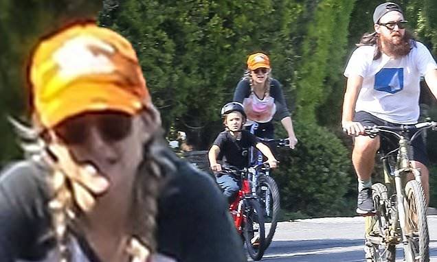 Kate Hudson - Danny Fujikawa - Kate Hudson sports orange baseball cap and pigtails for bicycle ride with son and boyfriend in LA - dailymail.co.uk