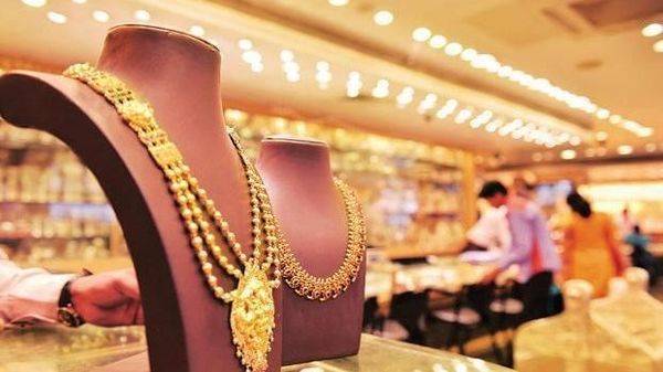 Gold prices shoot up today, silver rates surge - livemint.com - Usa - India