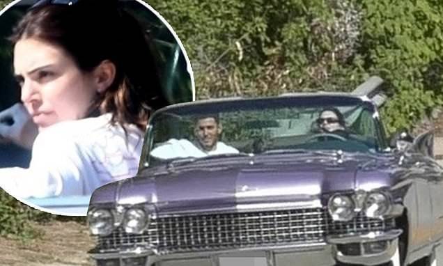 Eric Garcetti - Kylie Jenner - Kendall Jenner - Kendall Jenner puts top down on classic Cadillac for joy ride as she ignores 'safer at home' order - dailymail.co.uk