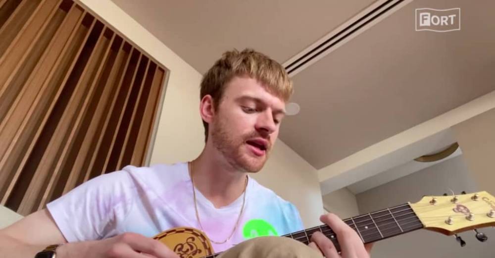 Billie Eilish - Digital FORT: Finneas sings a lilting “I Don’t Miss You At All” from his couch - thefader.com - Spain - France