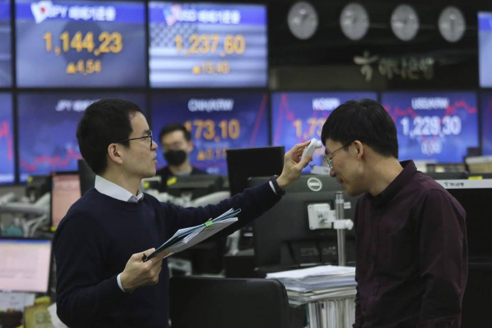 Donald Trump - Jeffrey Halley - Asian stocks tumble after Wall Street rises on pricier oil - clickorlando.com - city Beijing - Australia - city Tokyo - Russia - city Shanghai - city Hong Kong - Saudi Arabia