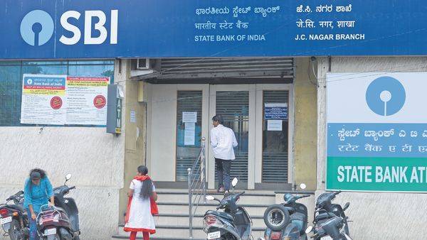 SBI gives staggered withdrawal plan to Jan Dhan accounts - livemint.com - city New Delhi - India