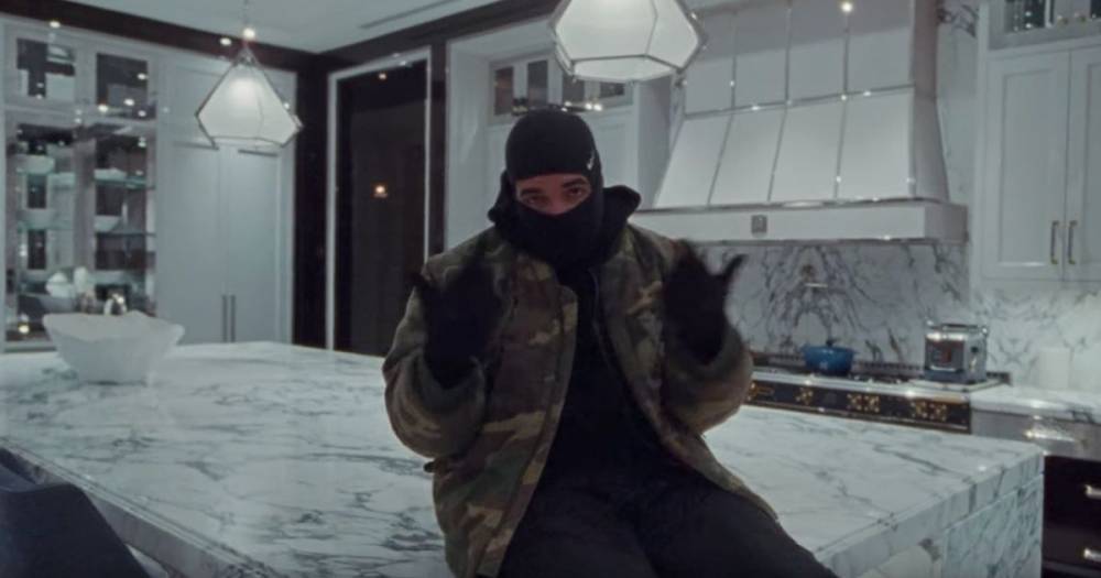 Inside Drake's sleek mansion as he films Toosie Slide music video at the Toronto pad - mirror.co.uk - Canada
