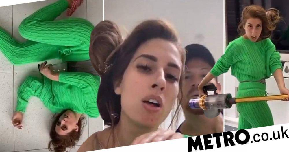 Stacey Solomon - Joe Swash - Aretha Franklin - Stacey Solomon and Joe Swash turn cleaning their home into a music video and we guess they’re enjoying self-isolation - metro.co.uk