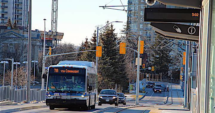 Waterloo region makes GRT buses, ION trains free until May 31 - globalnews.ca