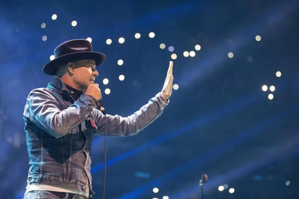 Sing The Tragically Hip’s ‘Bobcaygeon’ In Support Of Nursing Home Battling Coronavirus Outbreak - etcanada.com